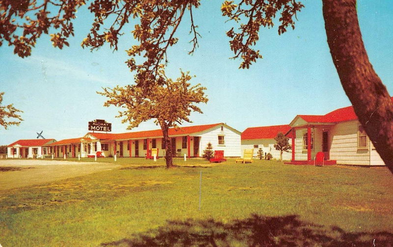 Al-O-Ray Motel - Old Postcard (newer photo)